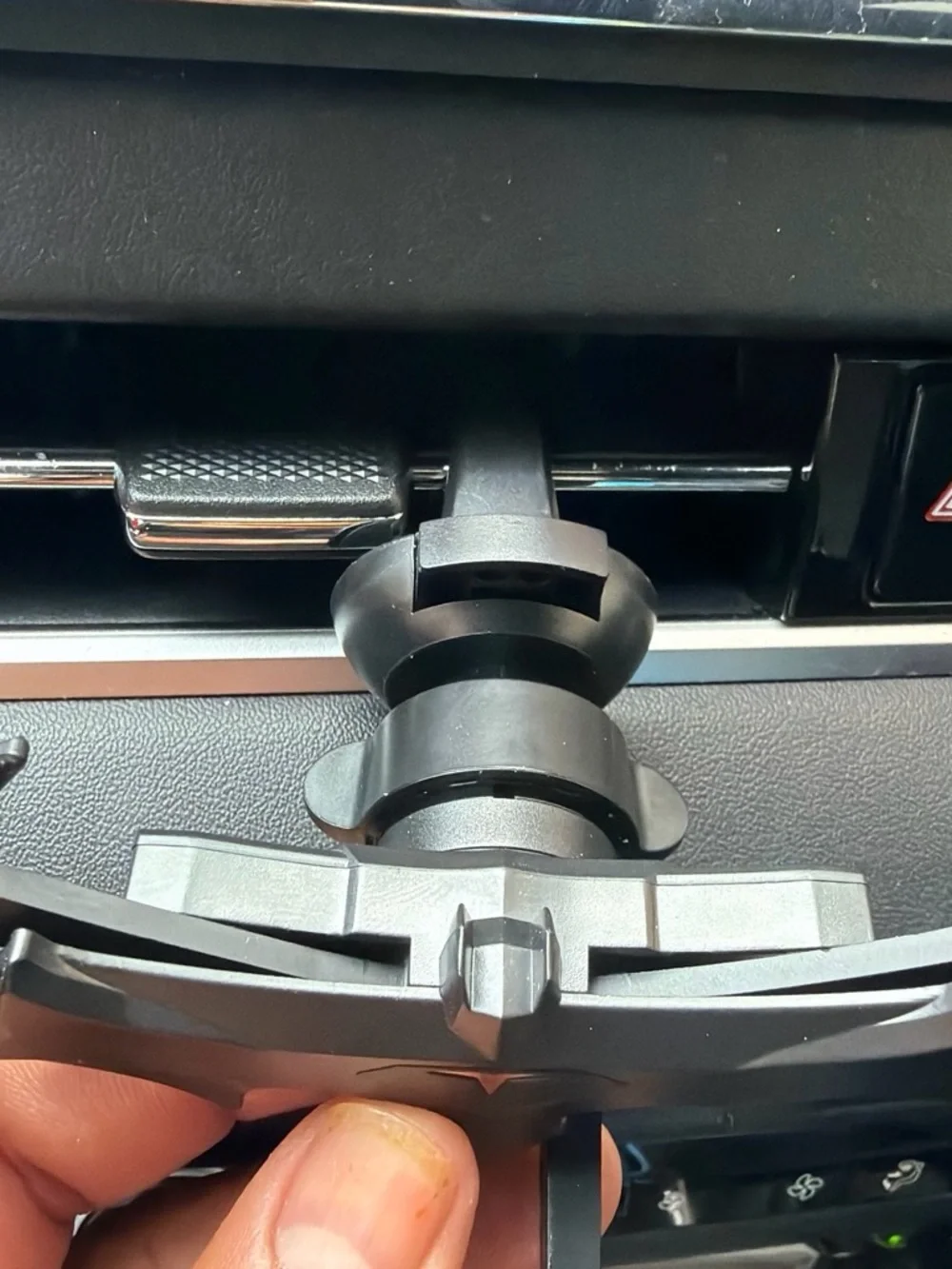 Tesla Universal Black Batwing Car Phone Holder - Secure Vent Mount